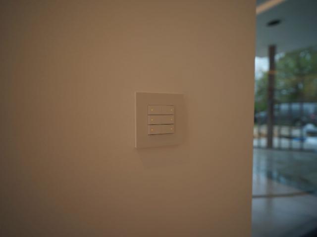 Installations full domotique en Niko Home Control d'une maison unifamiliale.